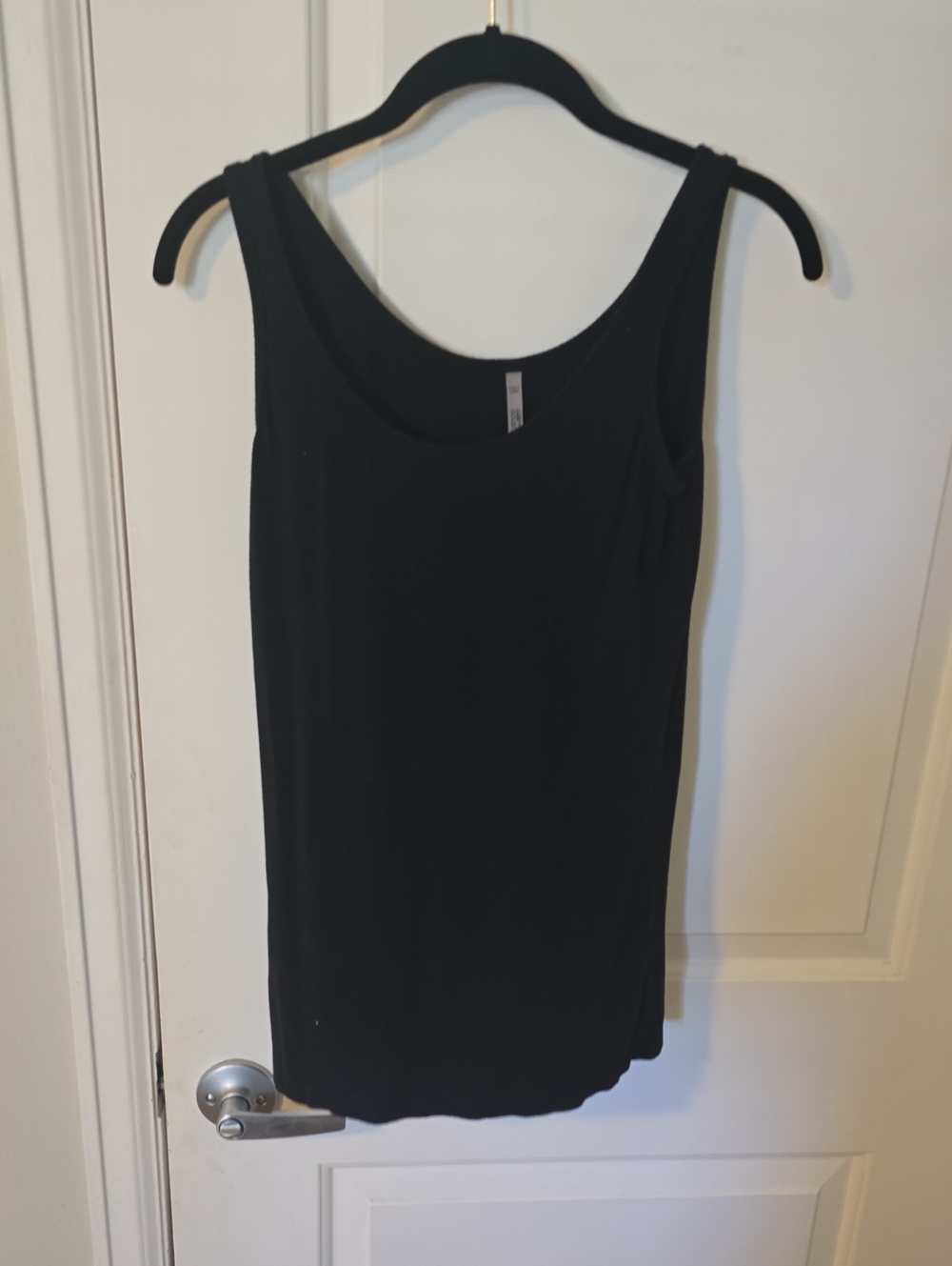 Everyday Black Scoop Tank Top - Women